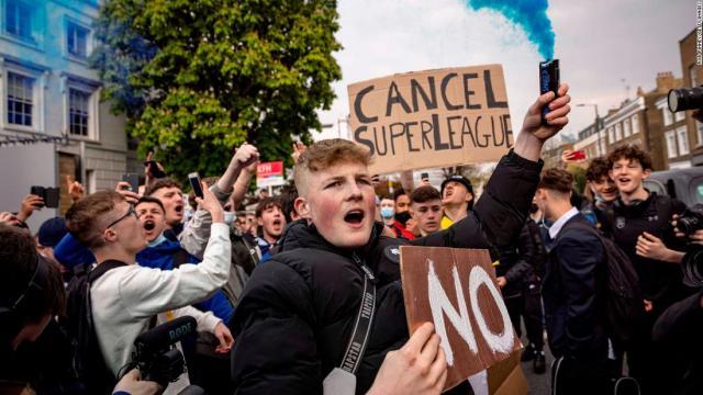 210421102830-05-european-super-league-protest-0420-super-tease.jpg
